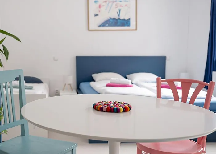 Tichý Blízko Pražského Hradu Apartamento Praga